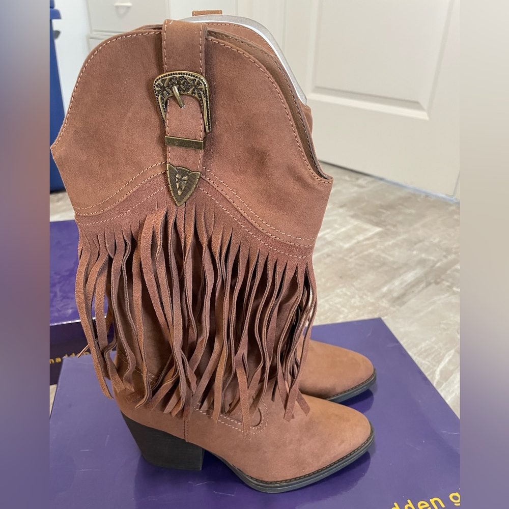 Madden girl boots (size 7)